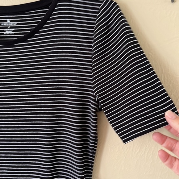 Worthington short sleeve black white stripe shirt size medium fitted crewneck - Picture 4 of 11